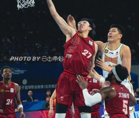 包含欧联倒计时，深圳男篮赛后远射贴柱，细节引发关注，气氛紧张，临场指挥获称赞的词条-开云登录入口